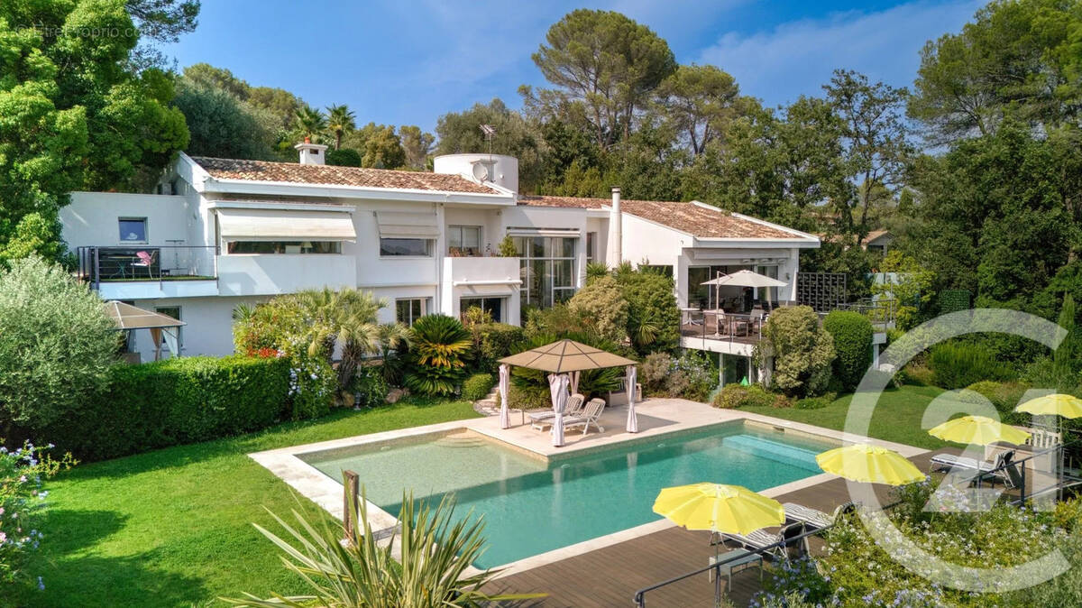 Maison à VALBONNE