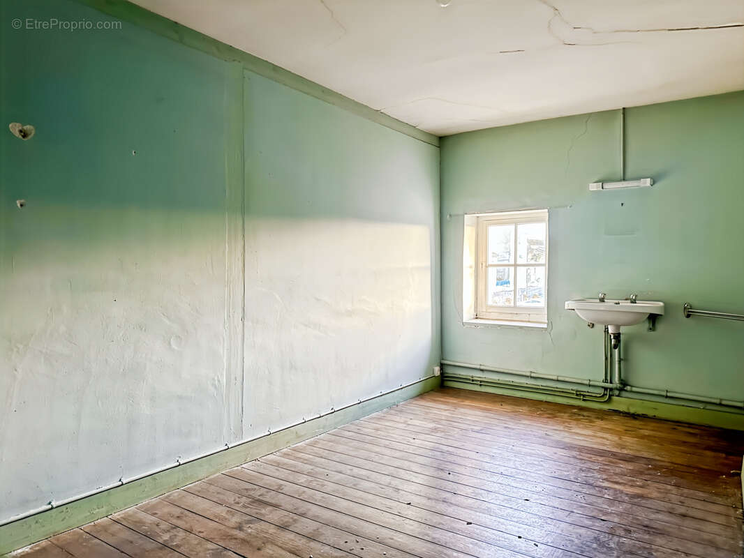 Maison à BARBEZIEUX-SAINT-HILAIRE