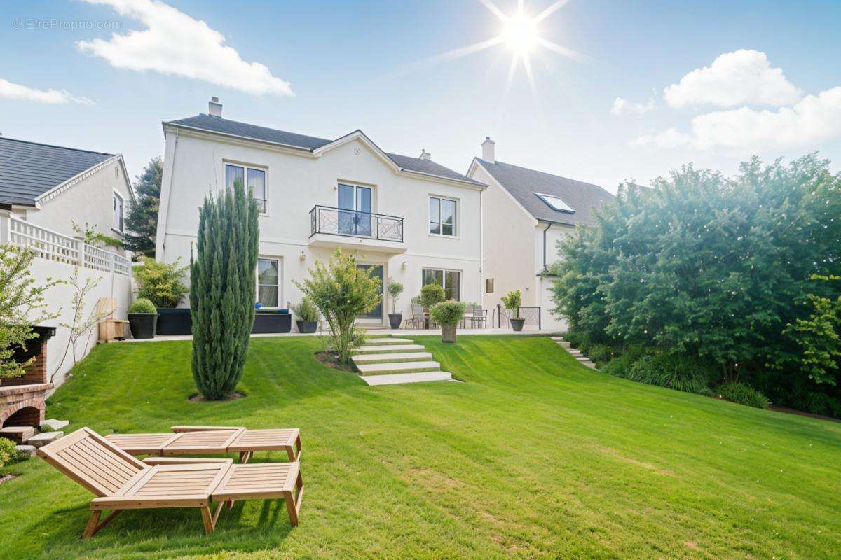 Maison à CHAMPS-SUR-MARNE