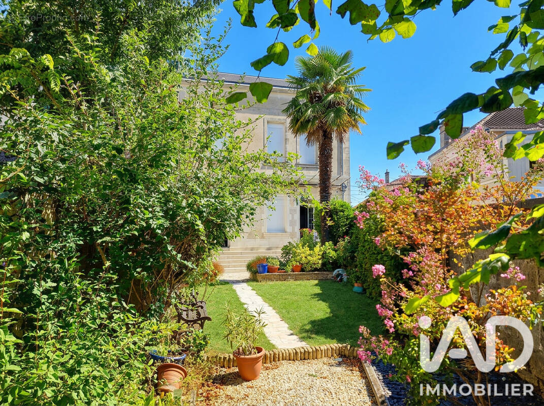 Photo 1 - Maison à COGNAC