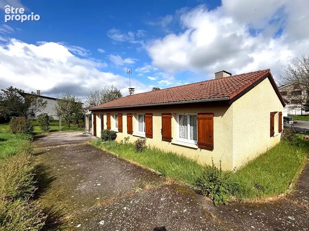 Maison de plain-pied avec terrain proche du centre de Sainte-Sigolène - photo 2