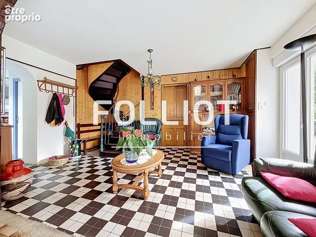 A VENDRE, Maison 4 pièce(s) 105 m2 + batiment de 360m2 - photo 3