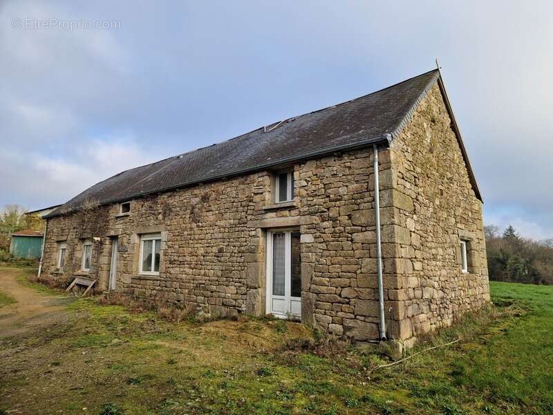 Ancien corp de ferme SENVEN LEHART (22) - photo 3