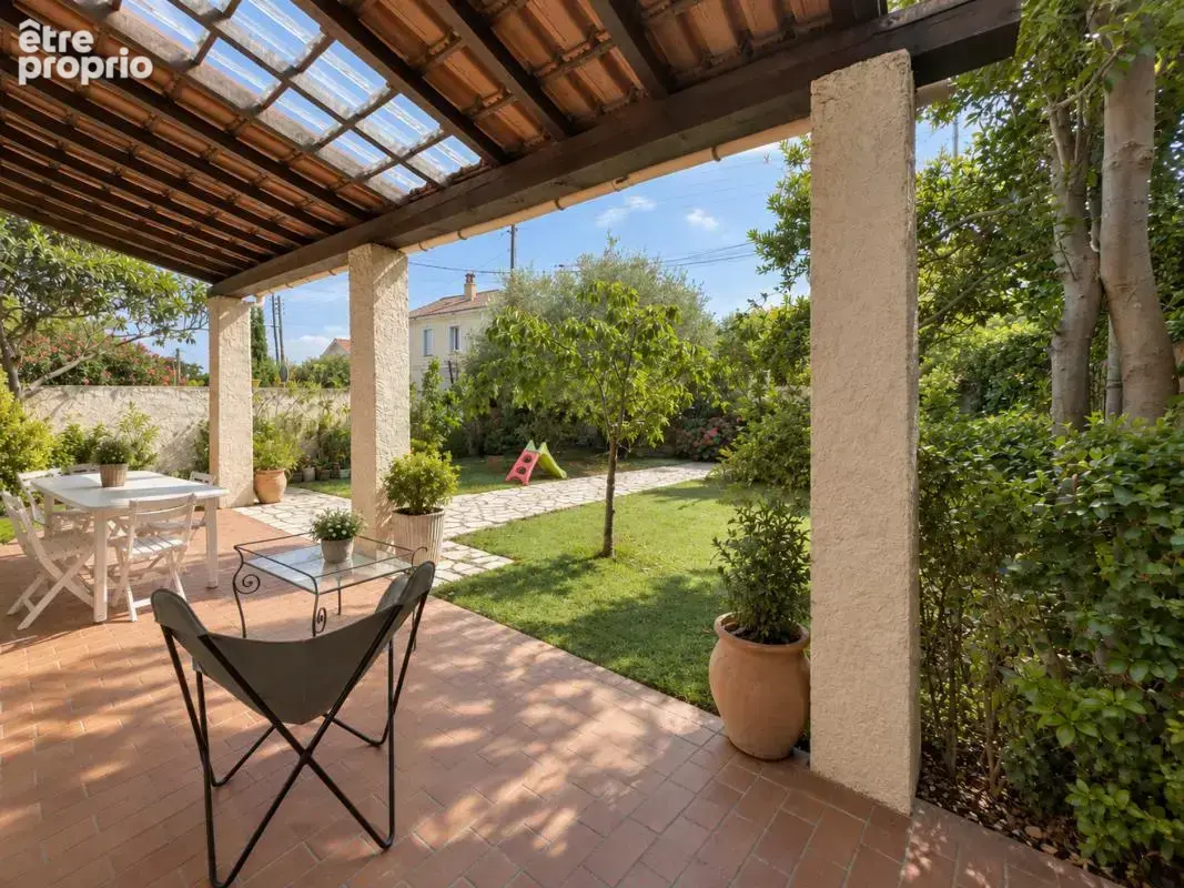 Maison 6 pièces 125 m² à vendre à Marseille-8e (13008) - photo 2