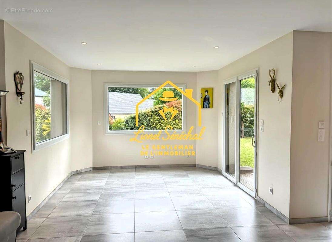 Maison contemporaine 164 m² - Lumineuse, économe en énergie, terrain de 900 m² - photo 5