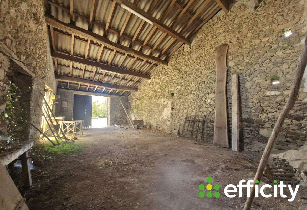 Maison 67 m² à Saint-Georges-De-Pointindoux  - photo 4
