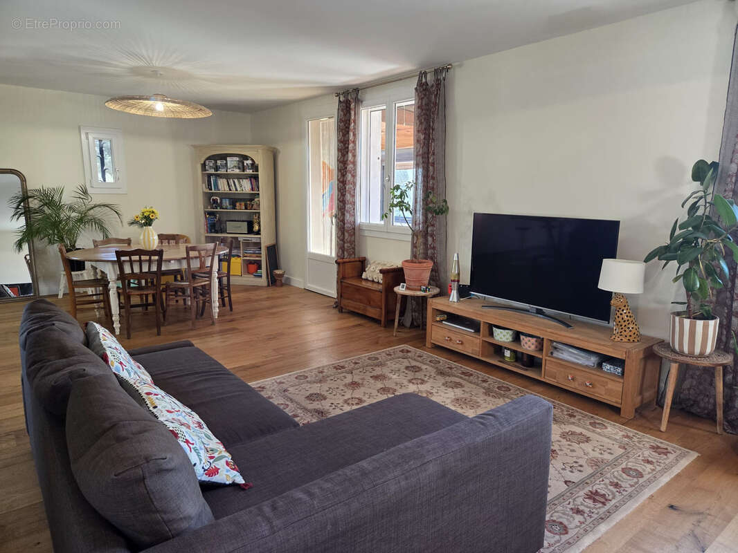Appartement DUPLEX 224 m2 habitables terrain 408 m2 EXCELLENT ETAT - photo 3