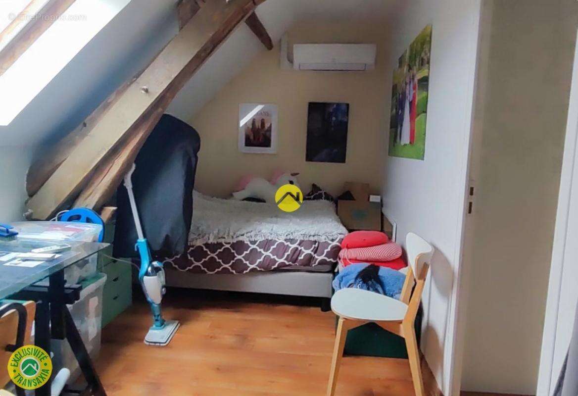 Maison à DUN-SUR-AURON