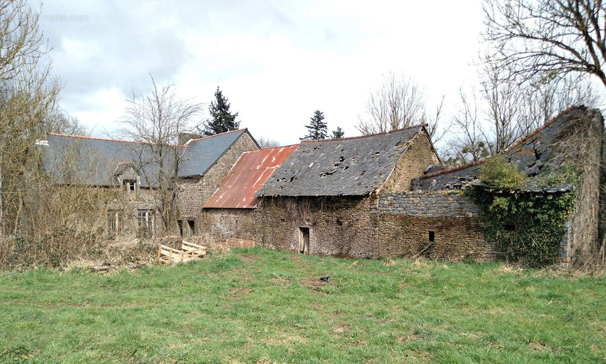 Maison à LE TRONCHET