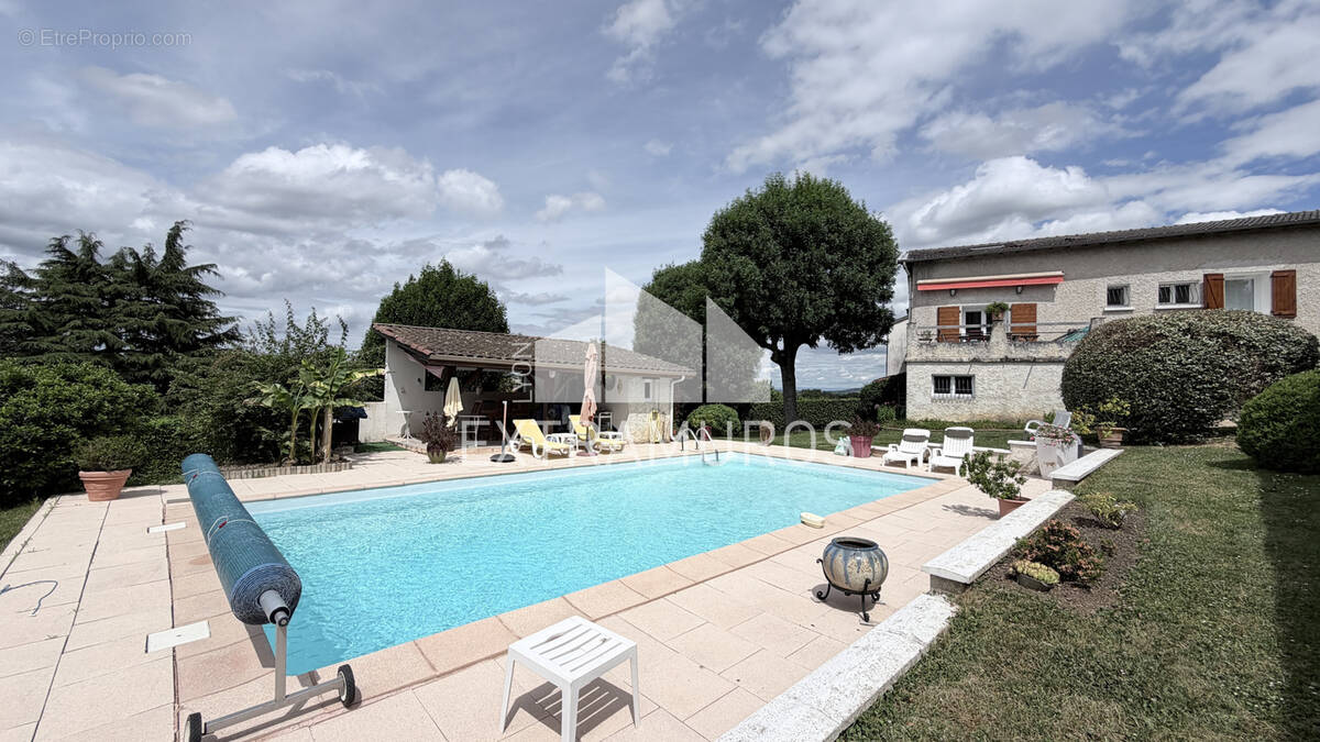 Maison à FLEURIEUX-SUR-L'ARBRESLE