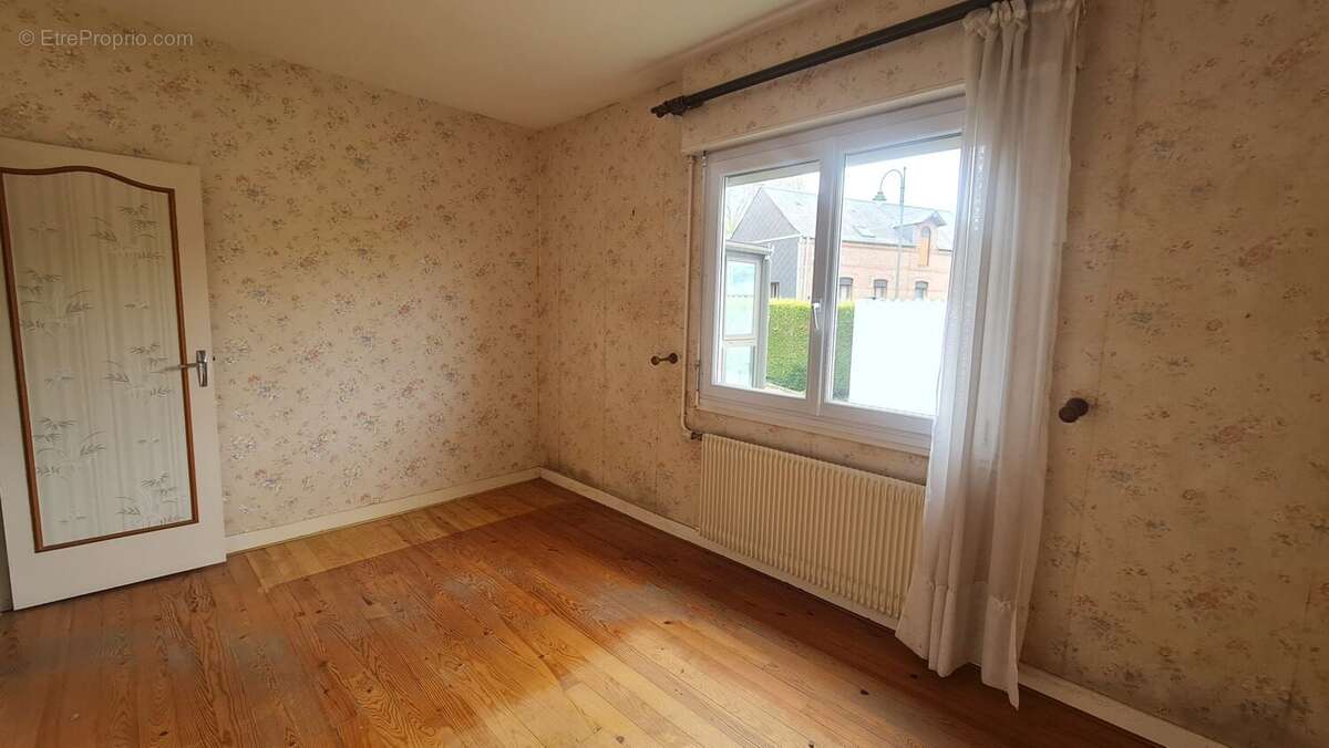 Maison à FEUQUIERES-EN-VIMEU