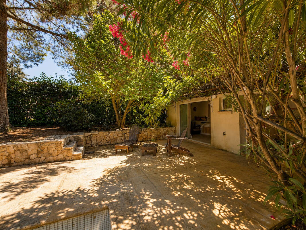Maison charme et calme bouc bel air -  plain - pied - piscine - sans vis a vis - photo 12
