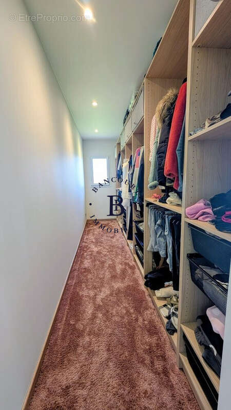 Maison à SAINT-PANTALEON-DE-LARCHE