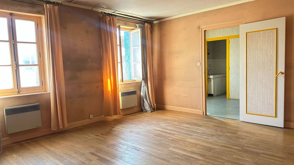 Appartement à PONT-EVEQUE