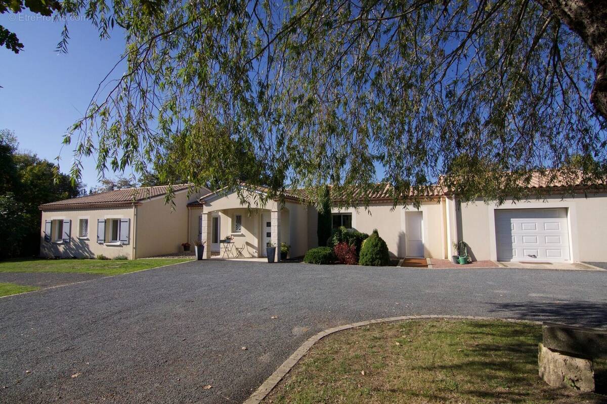 Maison à PRIGONRIEUX