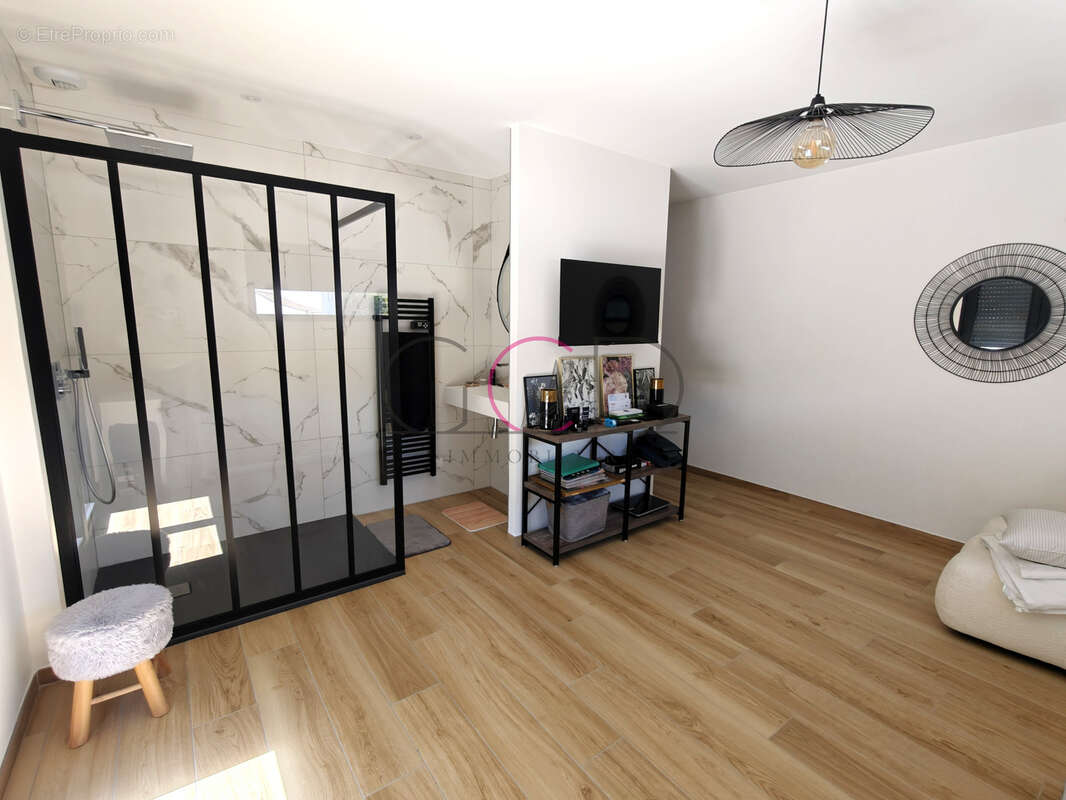 Maison à VENTABREN