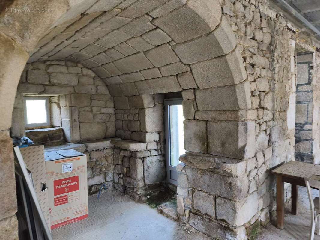 Maison à CHAMPAGNAC-LA-NOAILLE