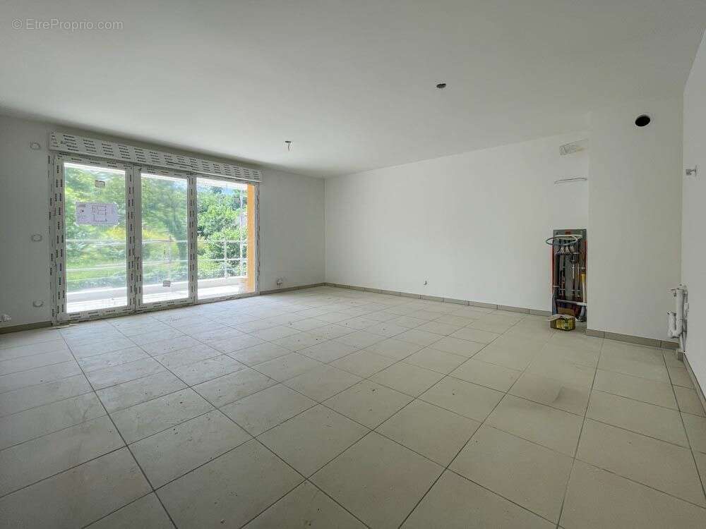 Appartement à COGNIN