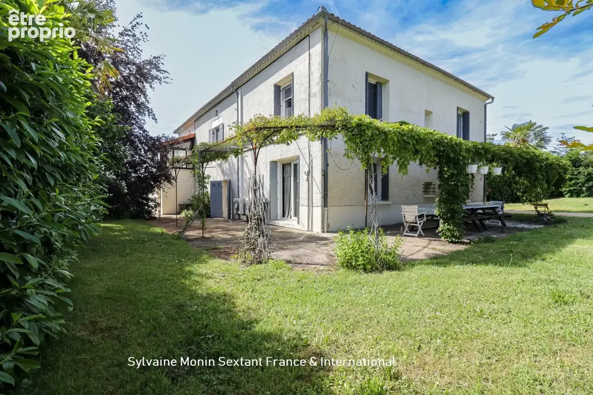 Propriété de charme avec logement indépendant, piscine, sauna et 1,4 hectare de terrain - photo 3