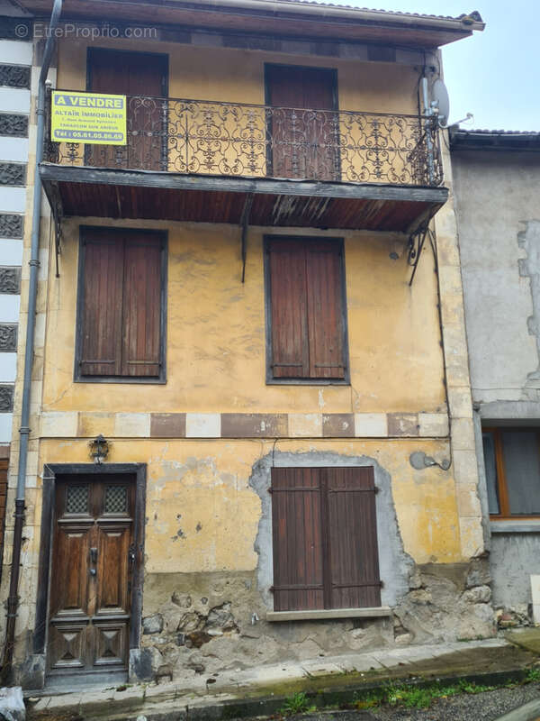 Maison à CAPOULET-ET-JUNAC