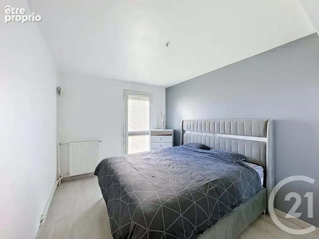 Appartement 4 pièces 76 m² à vendre à Saint-Fons (69190) - photo 7