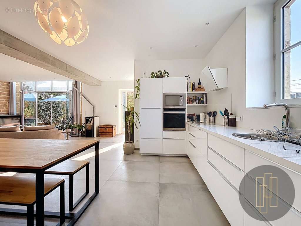 Maison à VILLEFRANCHE-SUR-SAONE