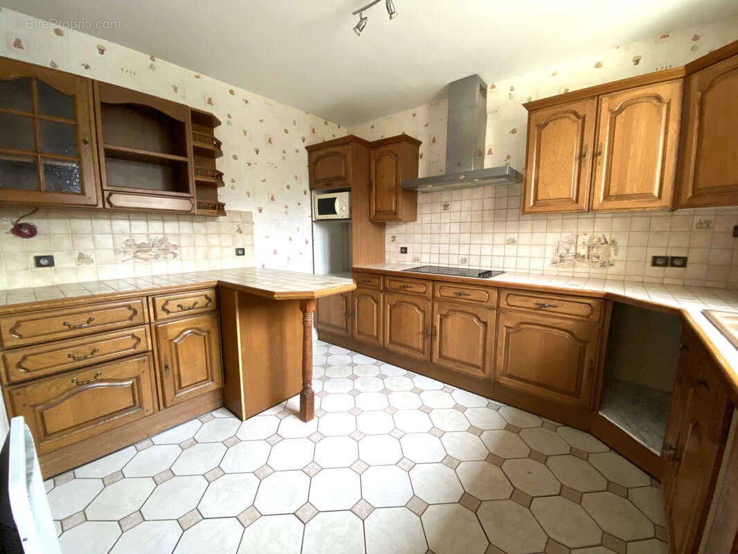 Maison à LA VILLE-DU-BOIS