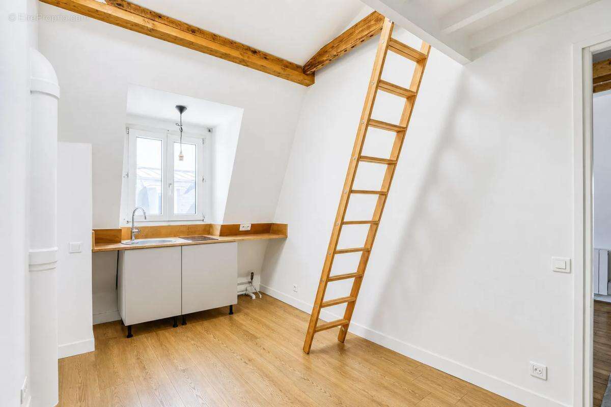 Appartement à PARIS-10E