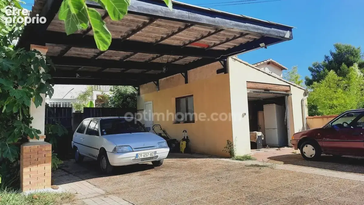 MARTIGUES (13) : à vendre Maison 4 chambres, 1 bureau, 2 appartements T3 et T4, garage sur terrain 859m² - photo 19