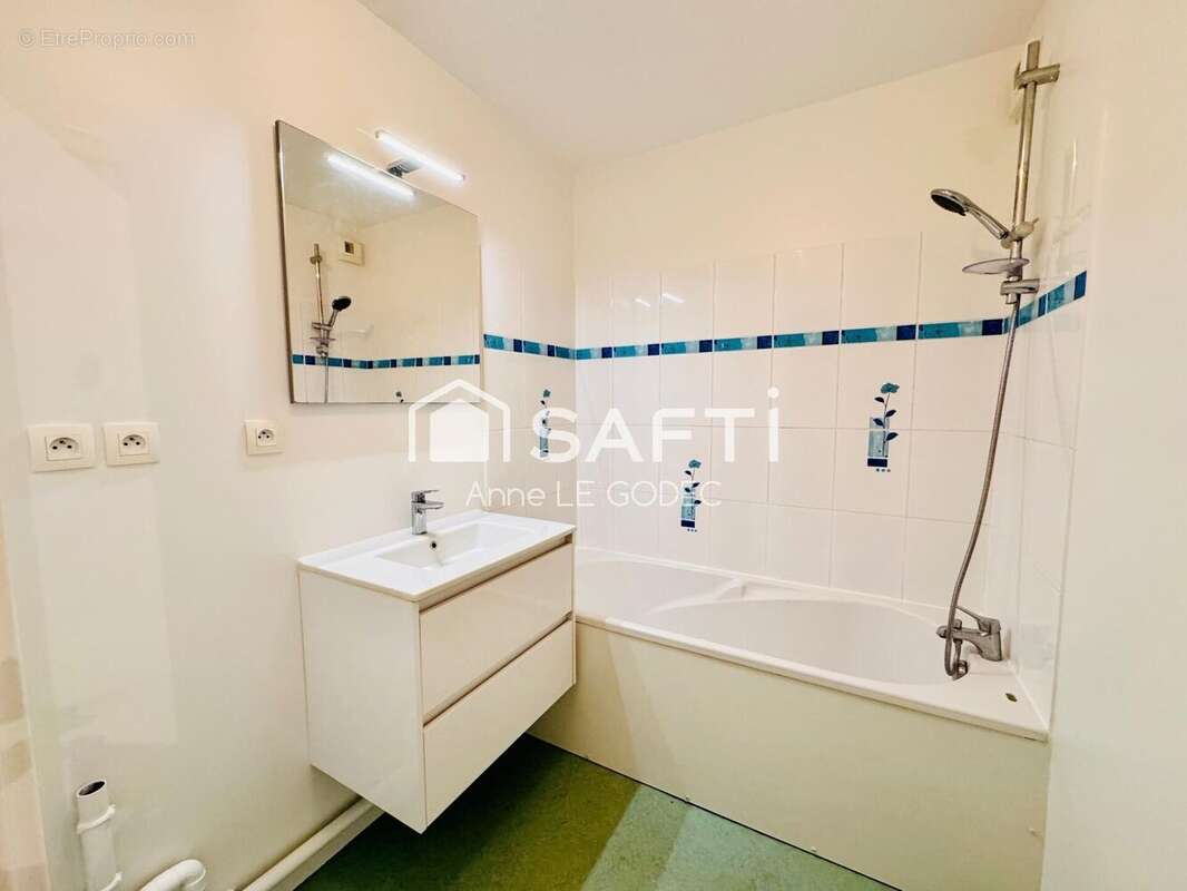 Appartement 67 m² à Saint-Ave  - photo 8