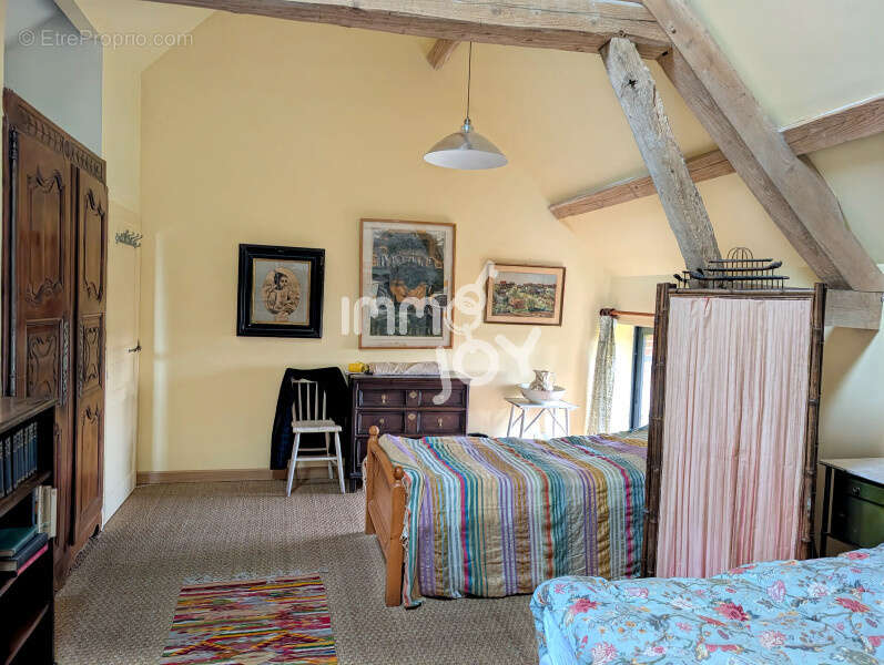 Secteur Mortagne au Perche, maison ancienne rénovée avec goût, jolie jardin, dépendance... - photo 7