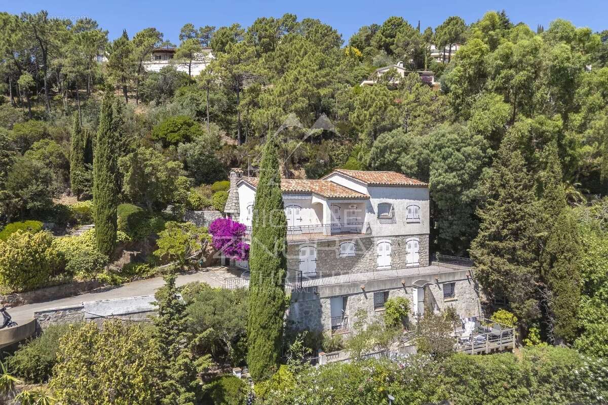 Maison à THEOULE-SUR-MER