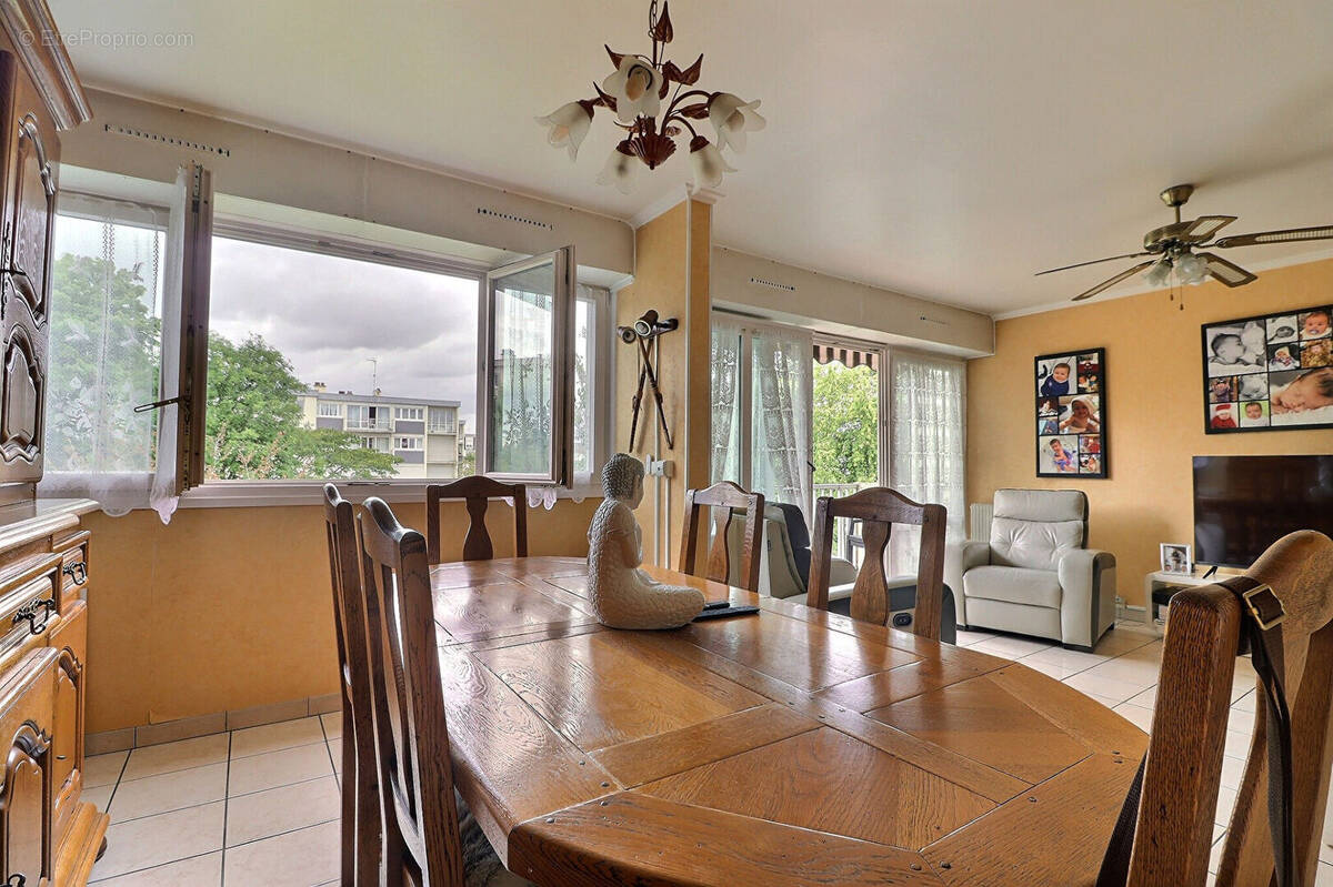 Appartement à LE PLESSIS-BOUCHARD