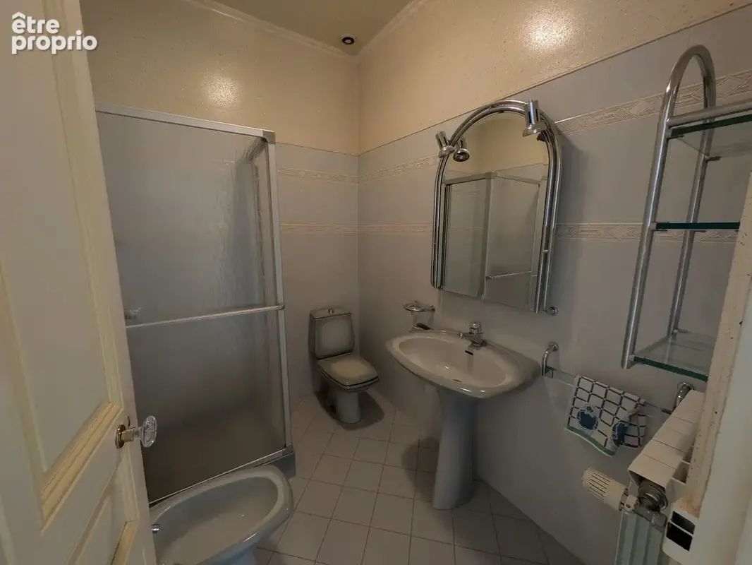 Vend maison de caractère de 280m2, grand garage, jardin, remise, 7 chambres à Magalas - photo 15