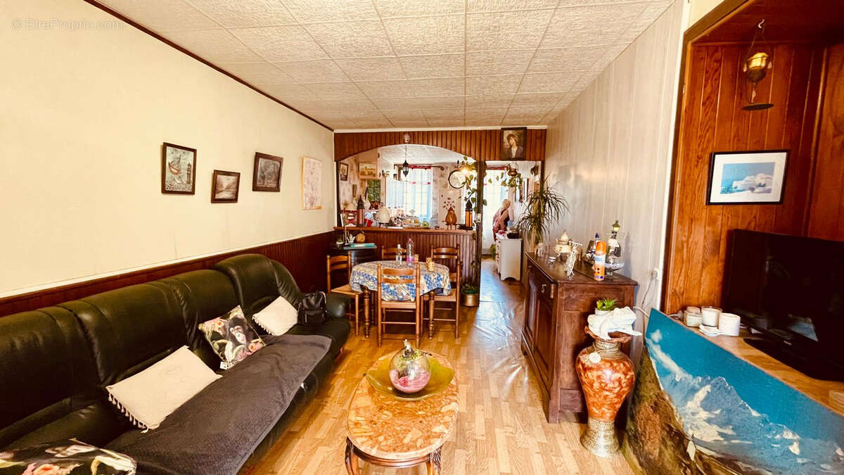 Maison  de ville La- Cote -Saint- André  avec dépendance sur terrain 529m² - photo 5