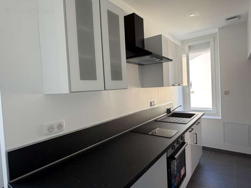 Pavillon de plain pied, 2 chambres, garage et jardin clos - photo 2