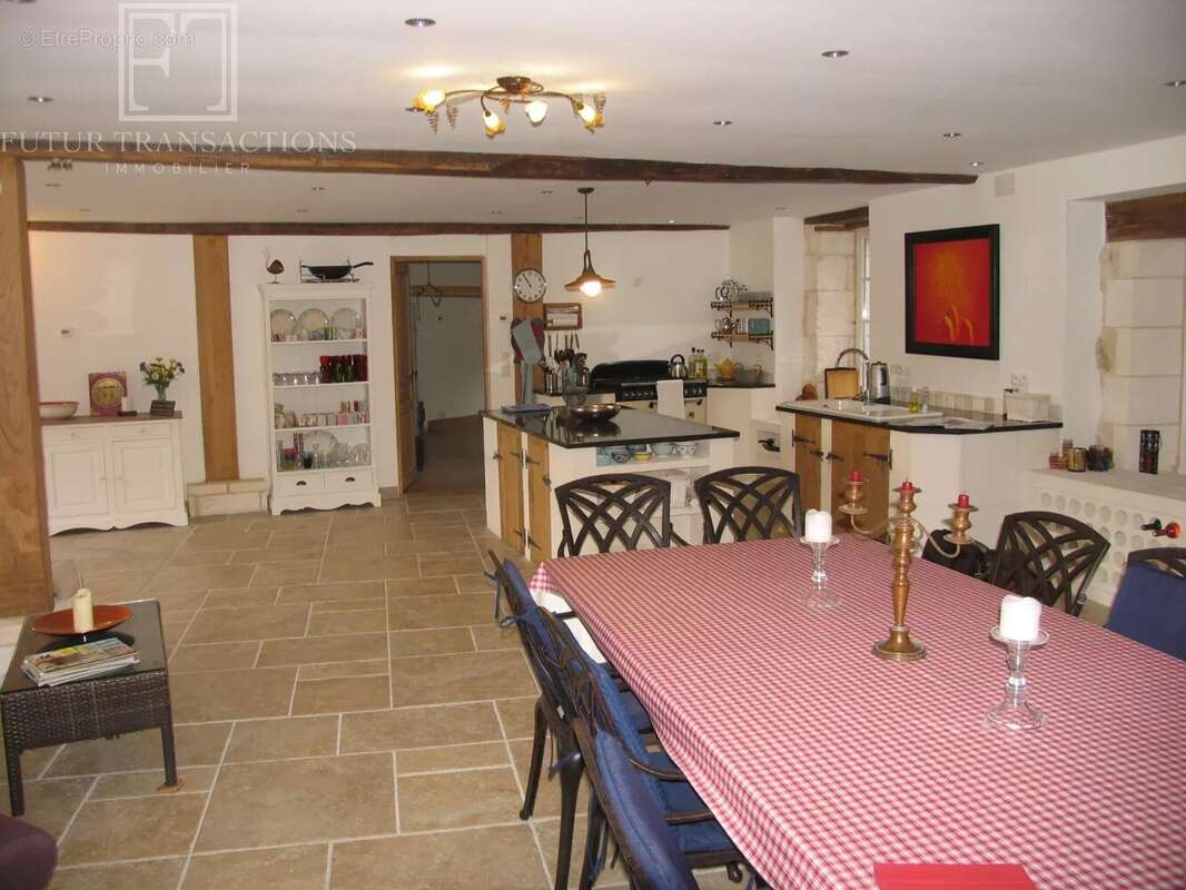 Maison à BOURDEILLES