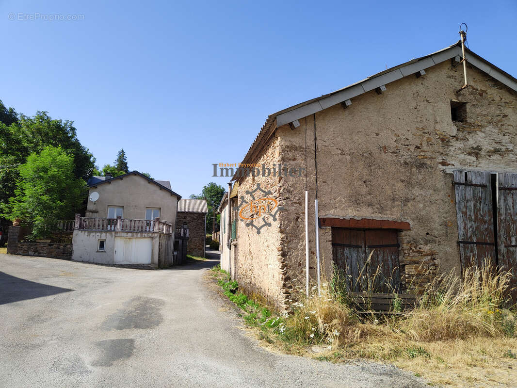Vente Maison avec dépendances et terrains Montaigut - photo 17