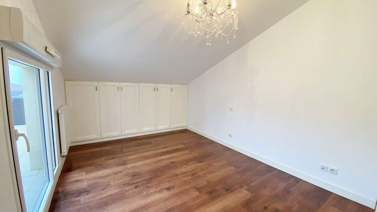 Exceptionnel attique de type 4 pièces de 103 m2 soit 140 m2 hors loi carrez avec 60 m2 de terrasses - photo 15