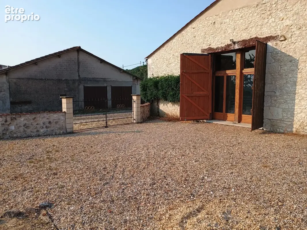 Charmante Maison de Campagne avec Dépendance de 116 m², Piscine et Vue Panoramique - photo 20