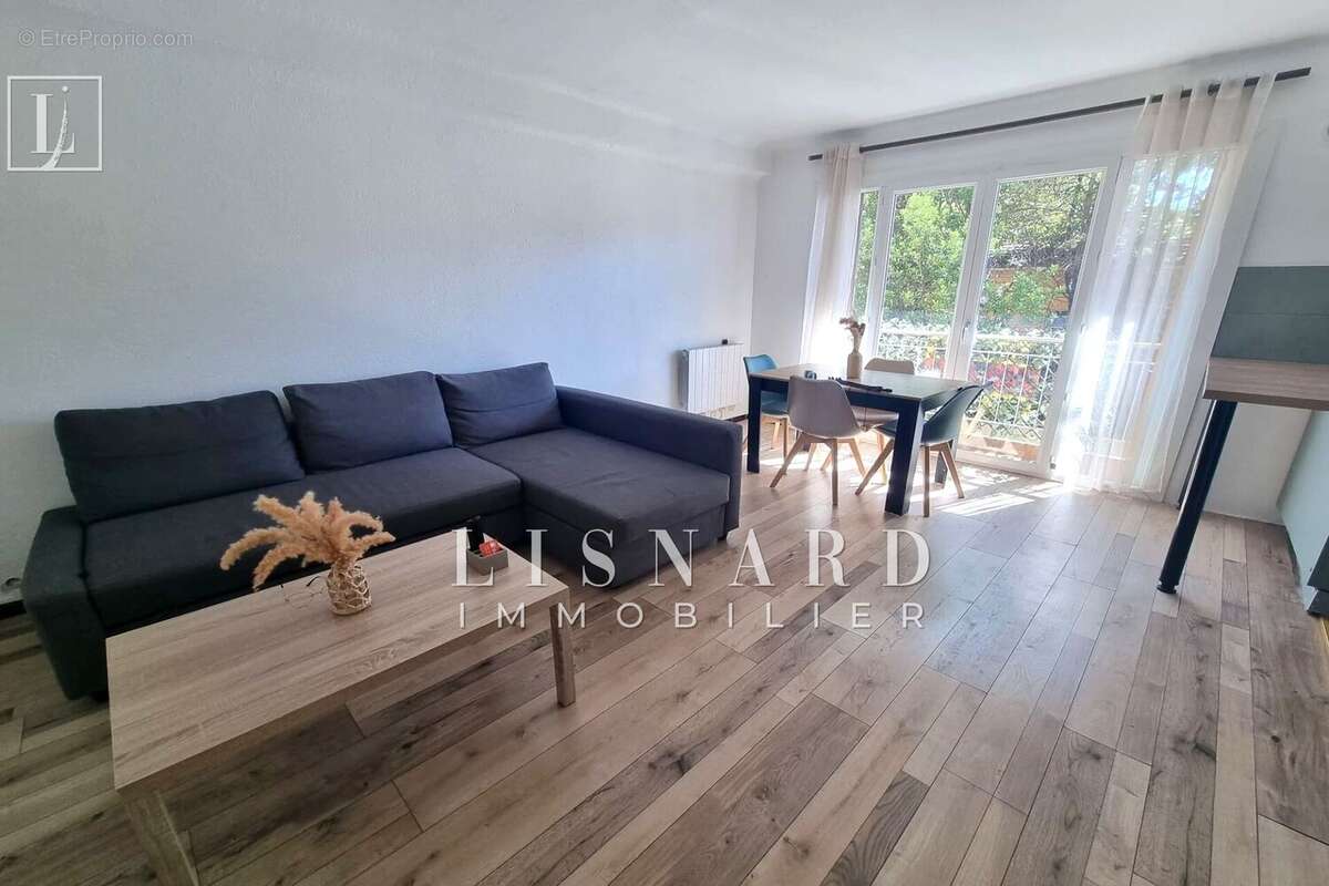 Appartement à VALLAURIS