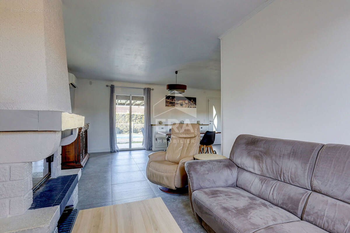 Maison à BRUGUIERES