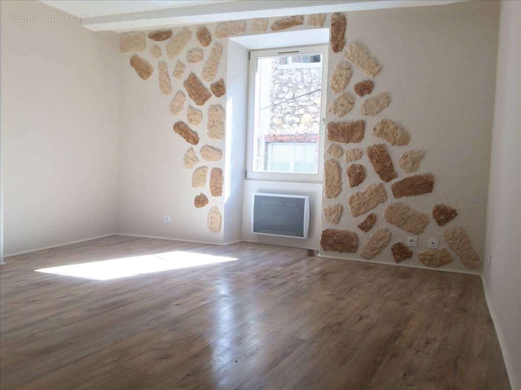 Salon - Maison à SAINT-NAZAIRE-EN-ROYANS