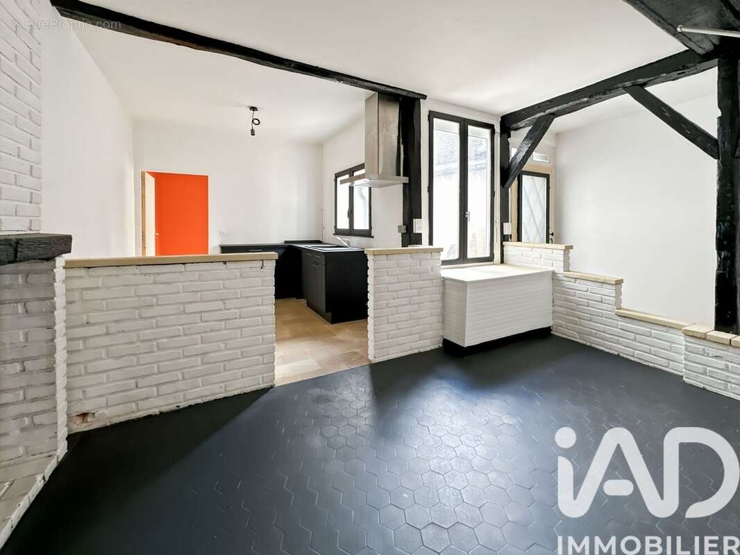 Maison 117 m² à Villeneuve-Sur-Yonne  - photo 3