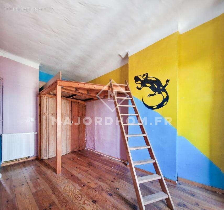 Appartement à MARSEILLE-4E
