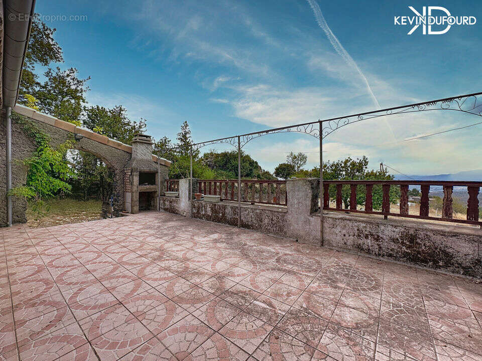 Maison à SAINT-LAURENT-SOUS-COIRON