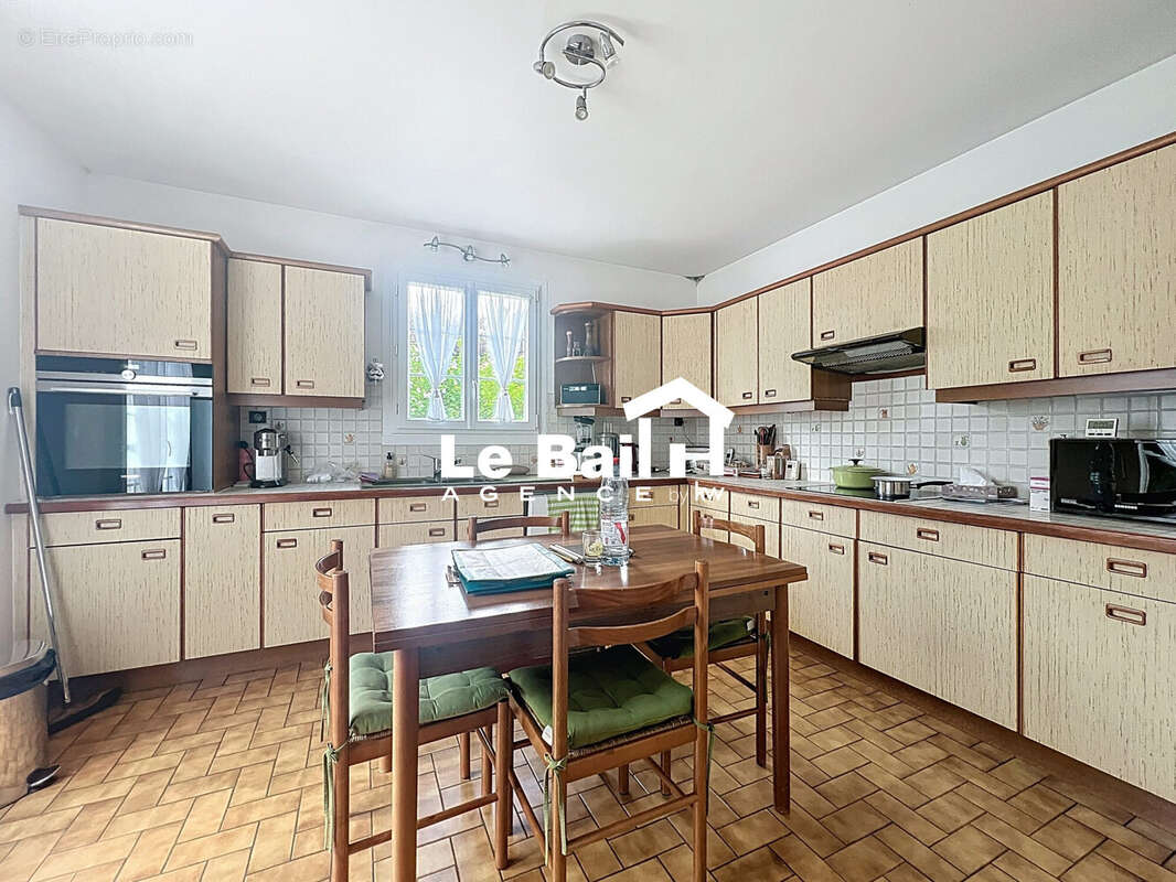 Maison 135 m² à Cergy  - photo 9