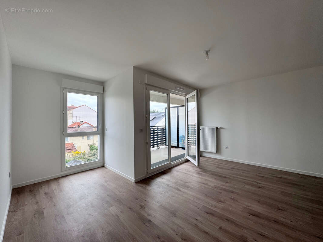 Appartement à PARAY-VIEILLE-POSTE