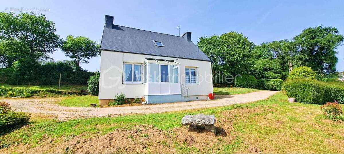 Maison à PLOUYE