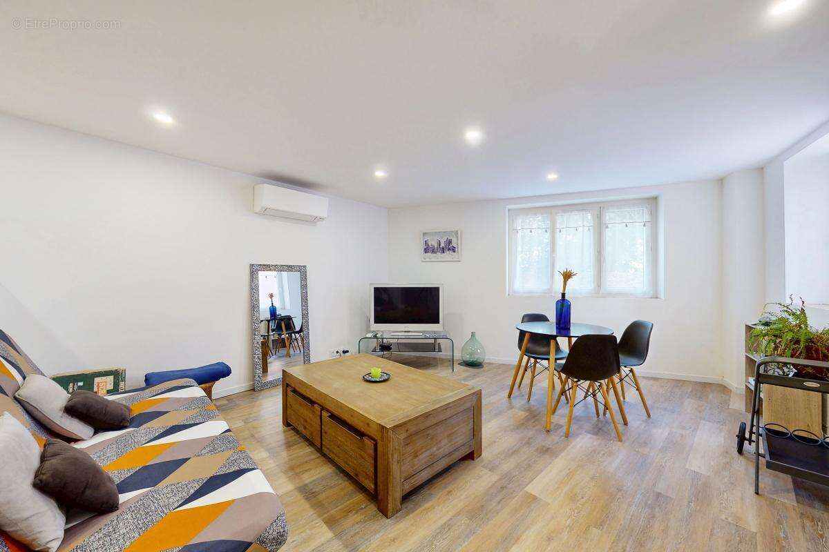 Appartement à MANDELIEU-LA-NAPOULE